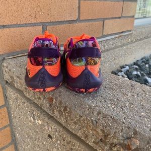 Nike Freak athletic tennis shoes